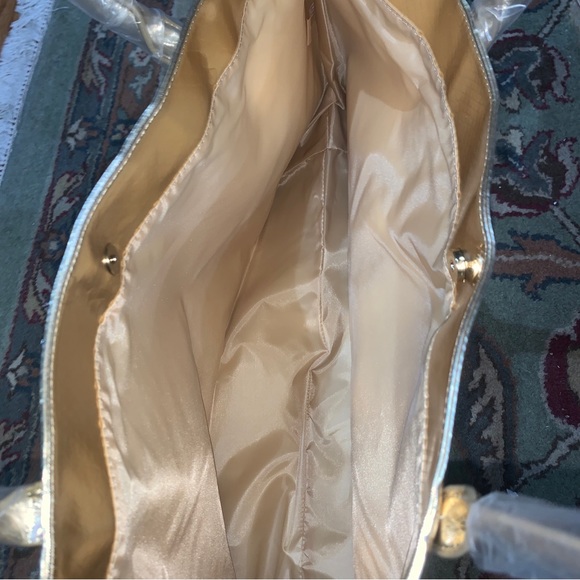 Michael Kors Gold Metallic Gorgeous Tote Bag Brand New with Tags - Picture 6 of 7